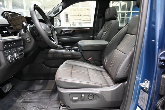 New 2026 Chevrolet Suburban High Country w/ LPO, Chrome Package AWD/4WD image 11