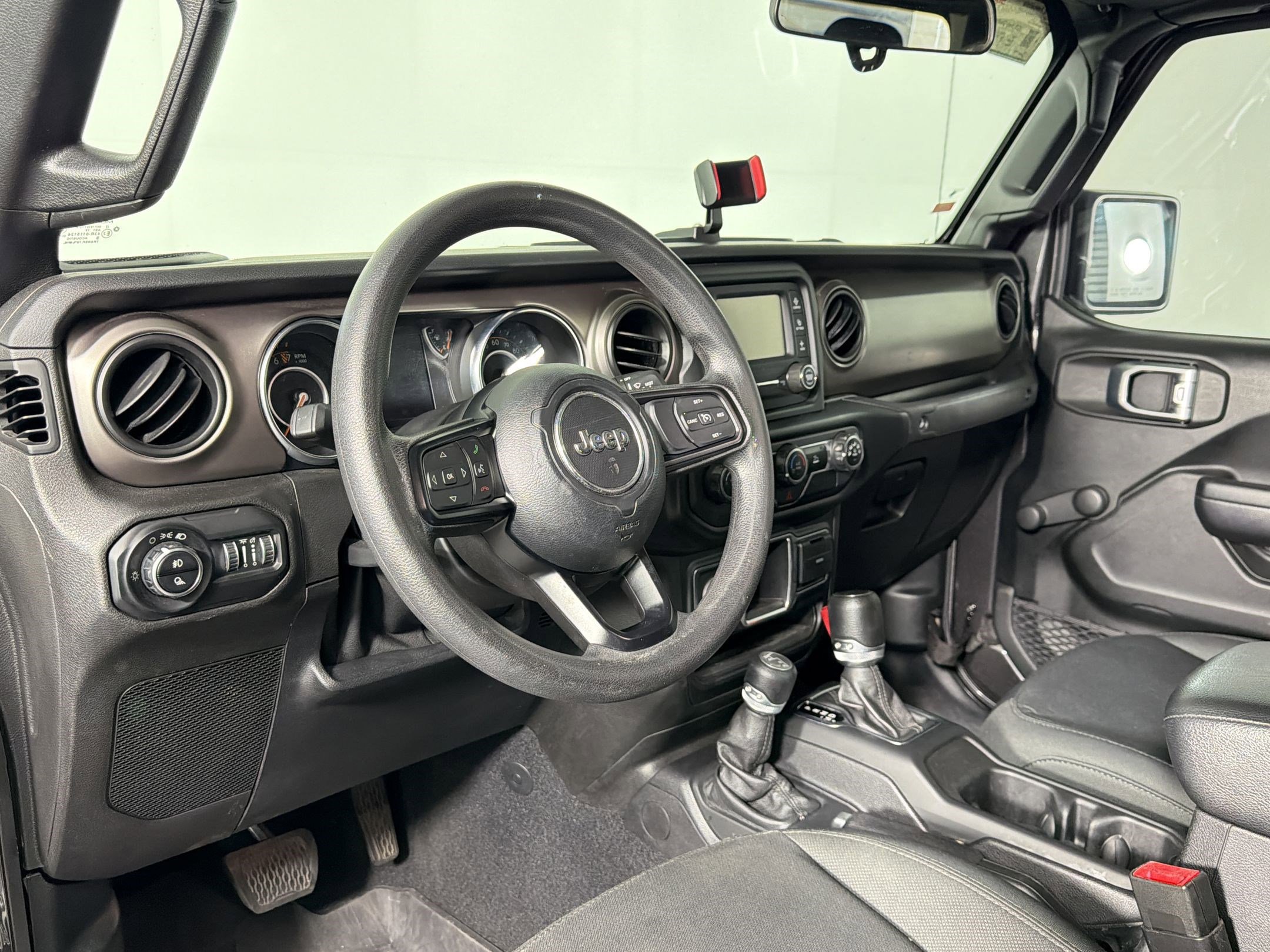 Used 2020 Jeep Gladiator Sport AWD/4WD image 3