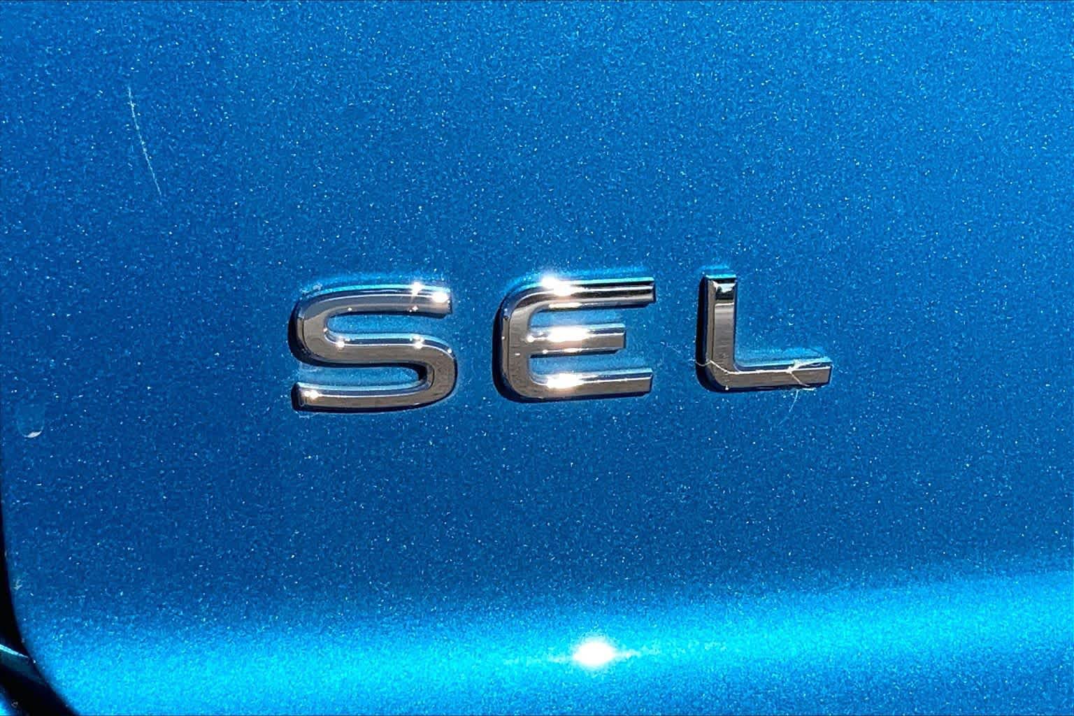 Used 2024 Volkswagen Atlas Cross Sport SEL Premium R-Line AWD/4WD image 31
