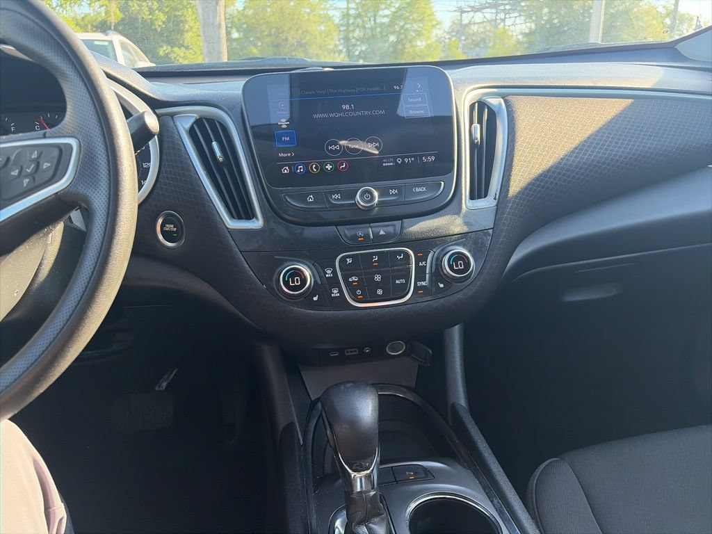 Used 2024 Chevrolet Malibu LT FWD image 16