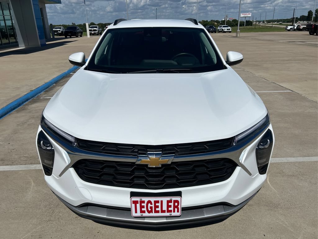 Used 2025 Chevrolet Trax LT w/ LT Convenience Package FWD image 21