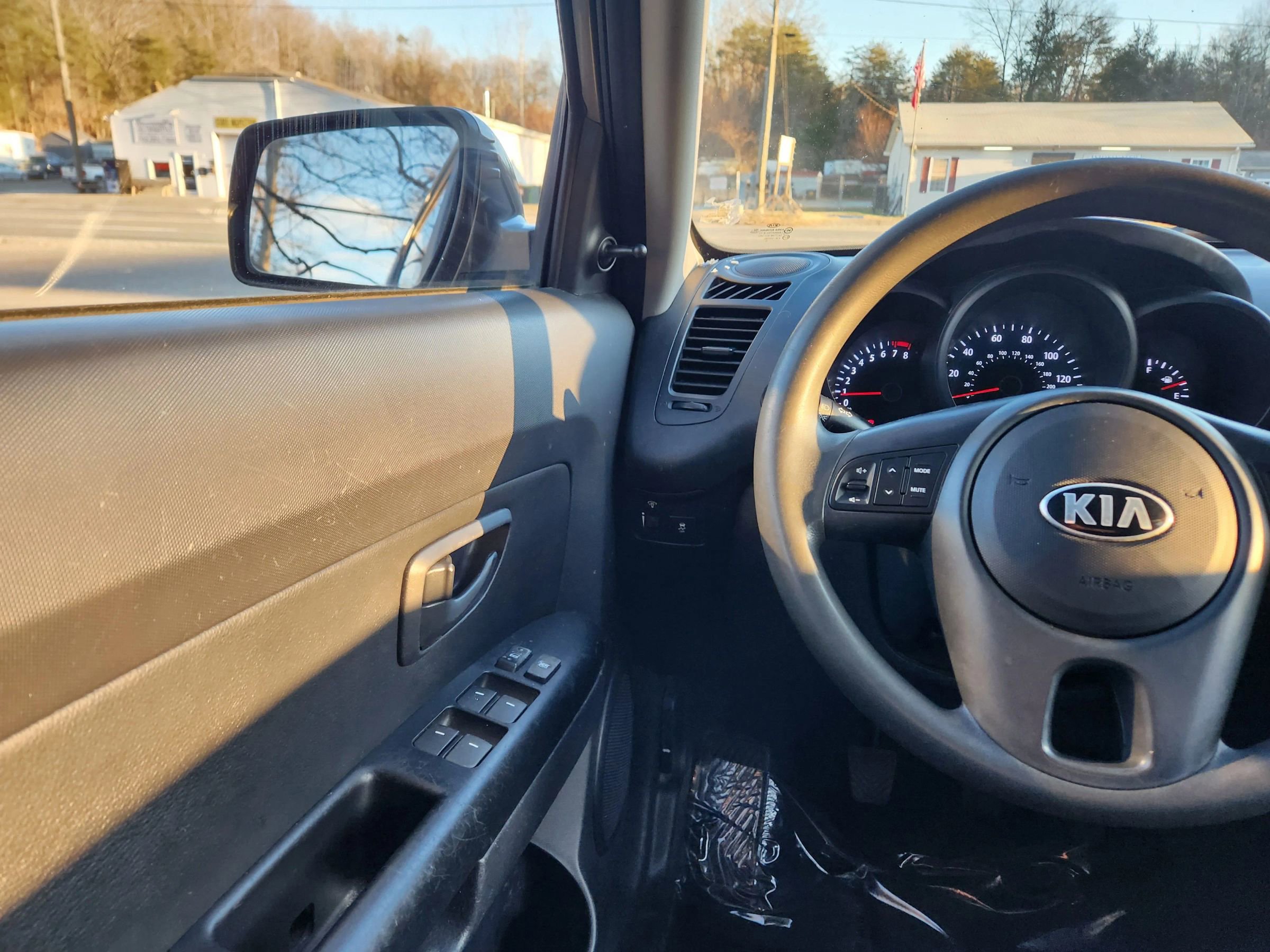Used 2013 Kia Soul image 29