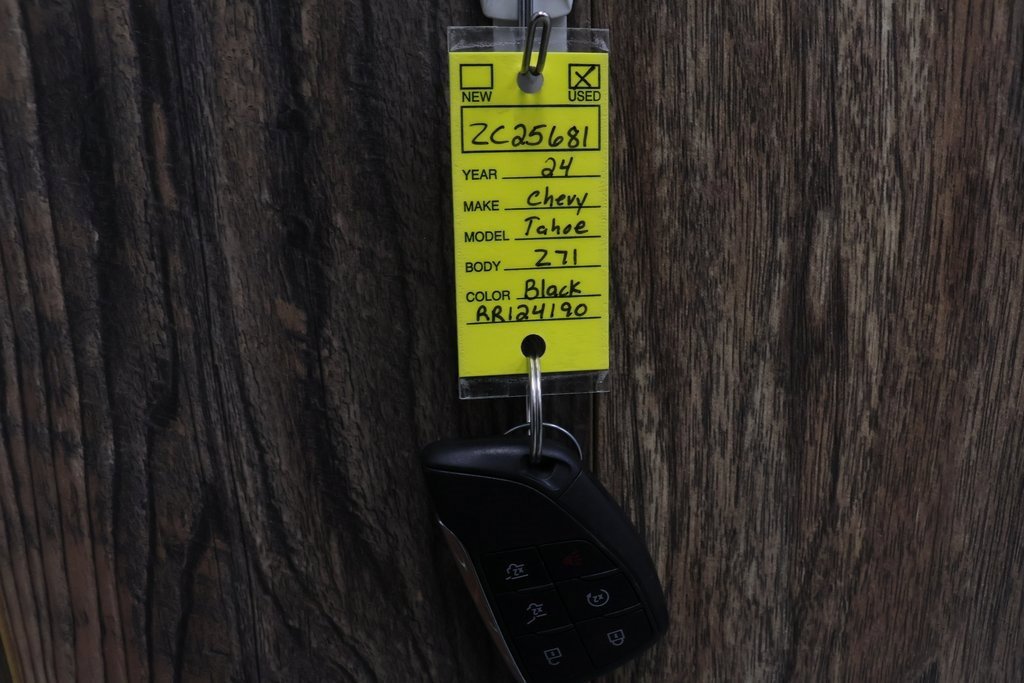 Used 2024 Chevrolet Tahoe Z71 w/ Luxury Package image 35