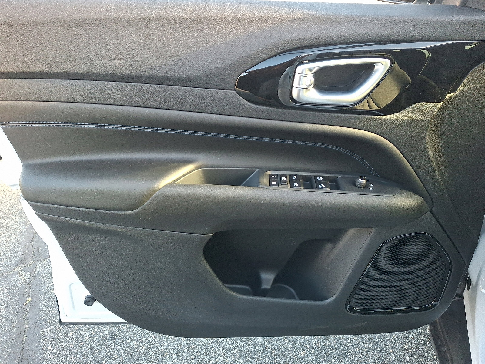 New 2026 Jeep Compass Limited image 9