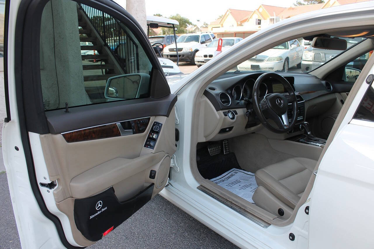 Used 2012 Mercedes-Benz C 250 Sedan image 20