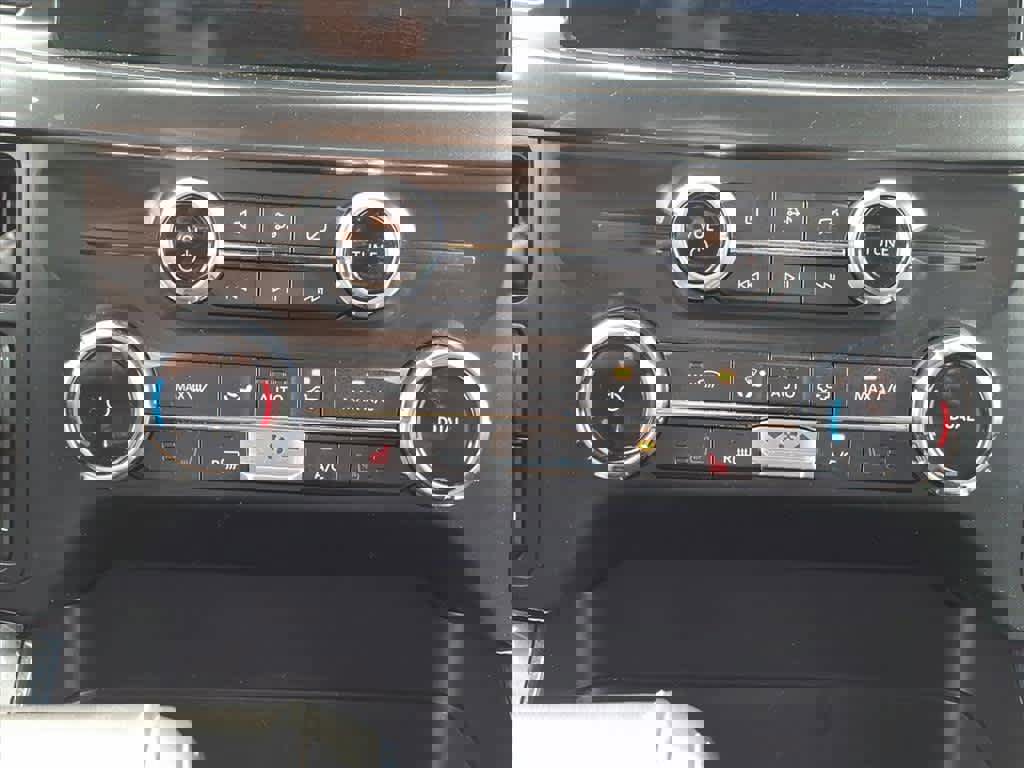 Certified 2022 Ford F150 XLT w/ Equipment Group 302A High image 27