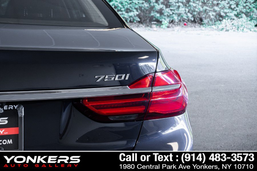 Used 2019 BMW 750i xDrive w/ Executive Package AWD/4WD image 24