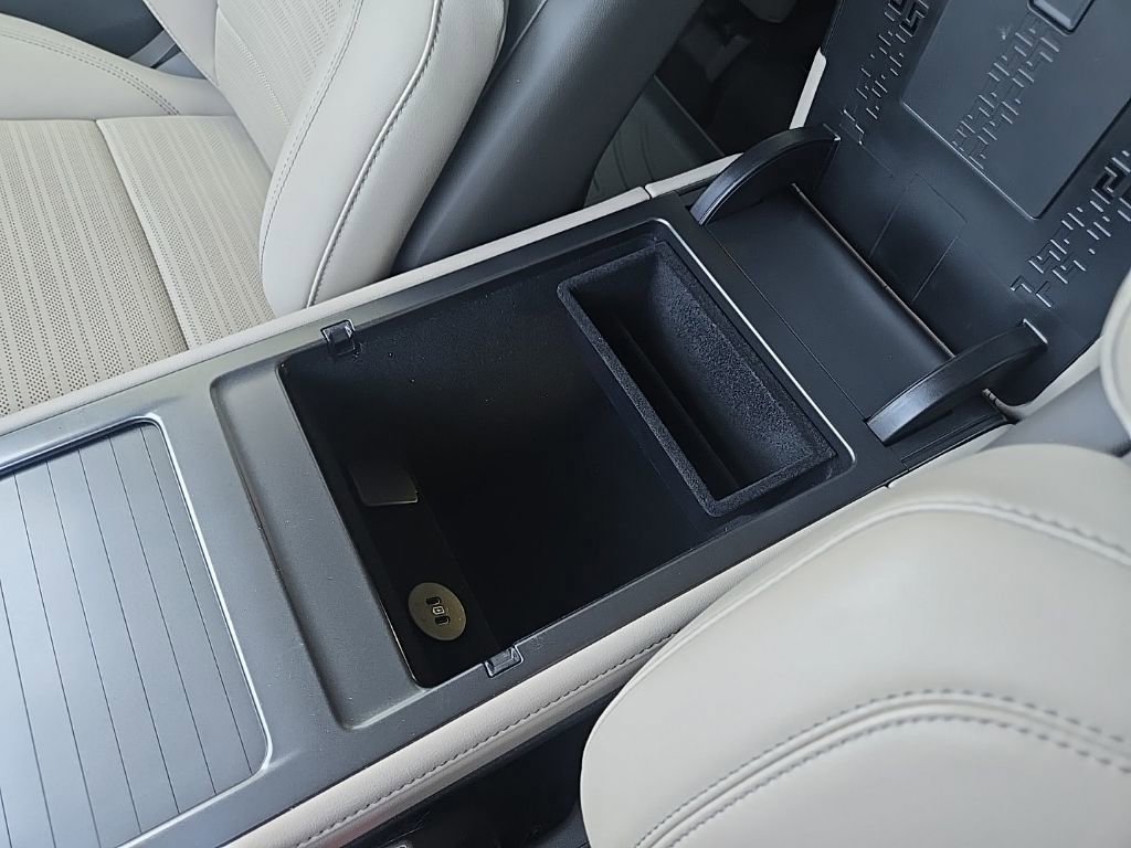 Used 2025 Lincoln Nautilus Reserve image 70