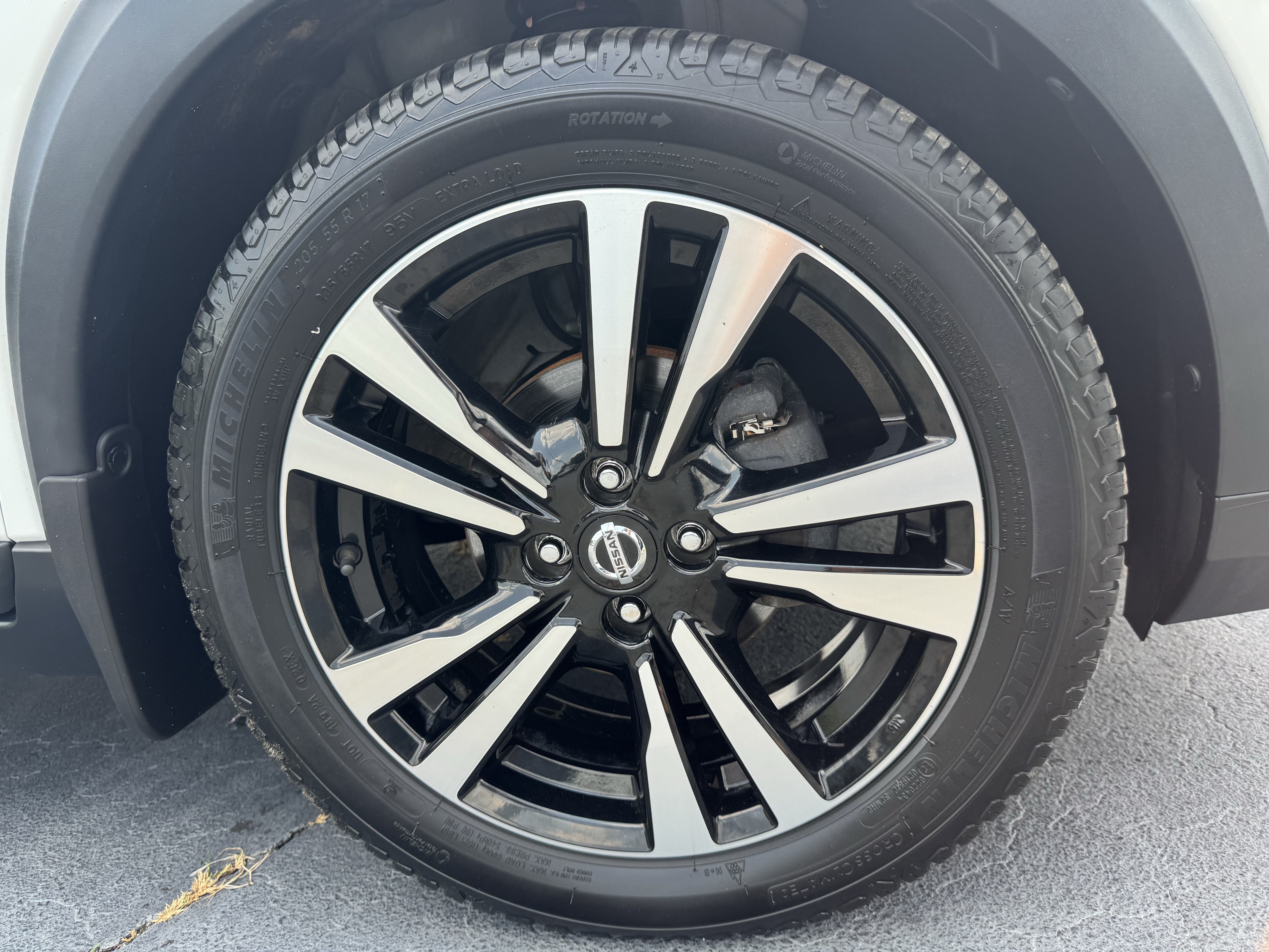 Used 2019 Nissan Kicks SV FWD image 13