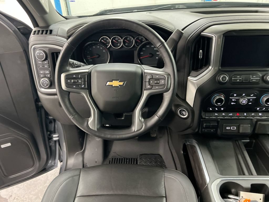 Used 2022 Chevrolet Silverado 1500 LTZ w/ LTZ Convenience Package II AWD/4WD image 21