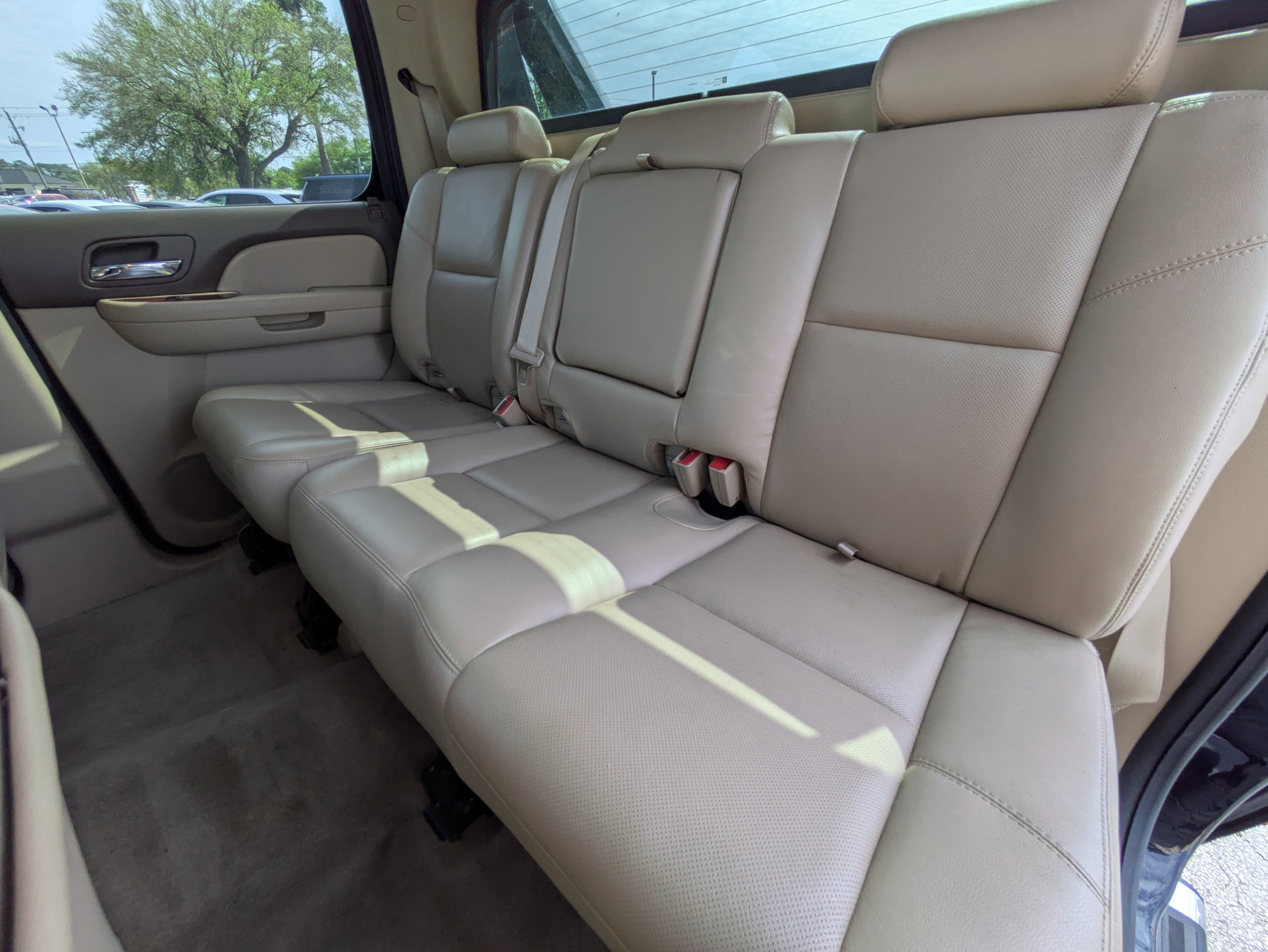 Used 2013 Chevrolet Avalanche LTZ image 7