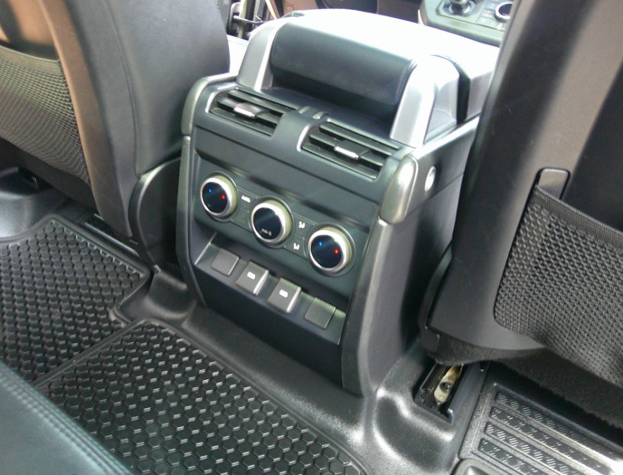 Used 2023 Land Rover Defender 130 X-Dynamic SE AWD/4WD image 67