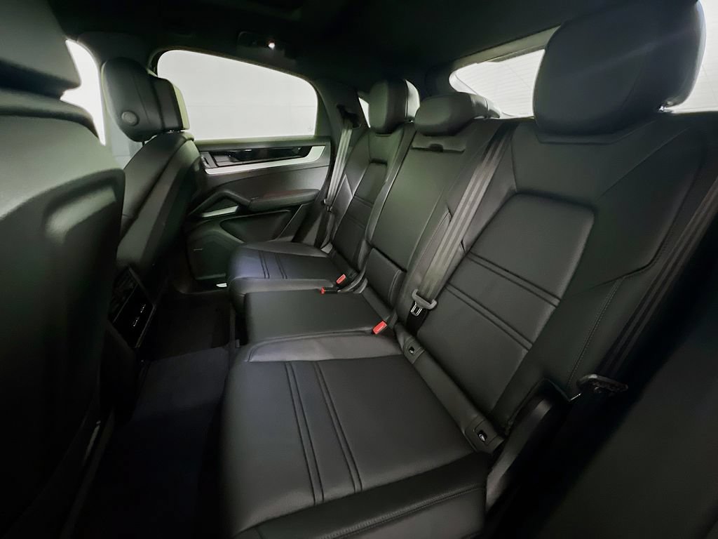 New 2026 Porsche Cayenne E-Hybrid Coupe AWD/4WD image 24
