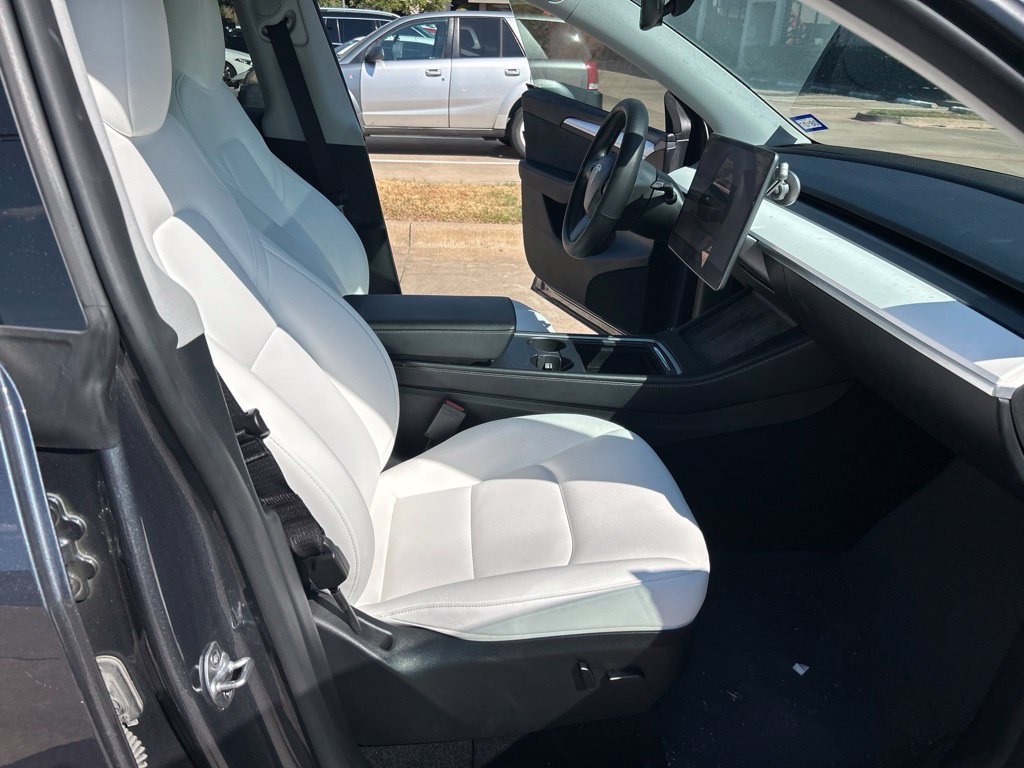 Used 2023 Tesla Model Y AWD image 13