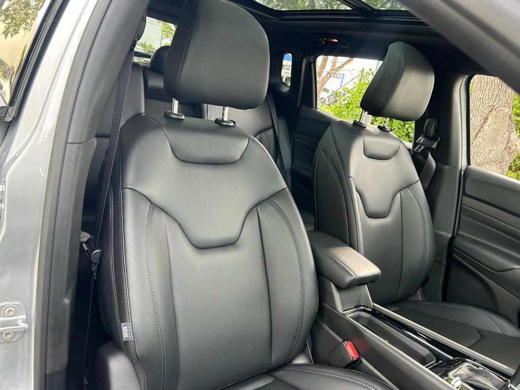 New 2025 Jeep Compass Limited w/ Sun & Sound Group AWD/4WD image 34