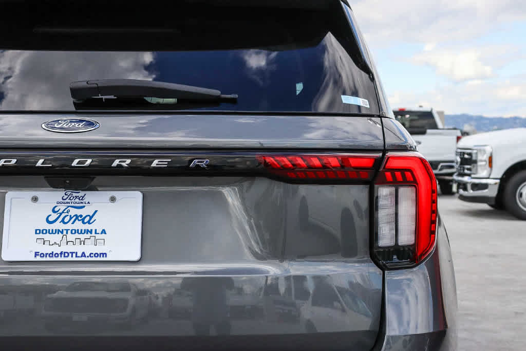 Used 2026 Ford Explorer Active w/ Active Comfort Package RWD image 9