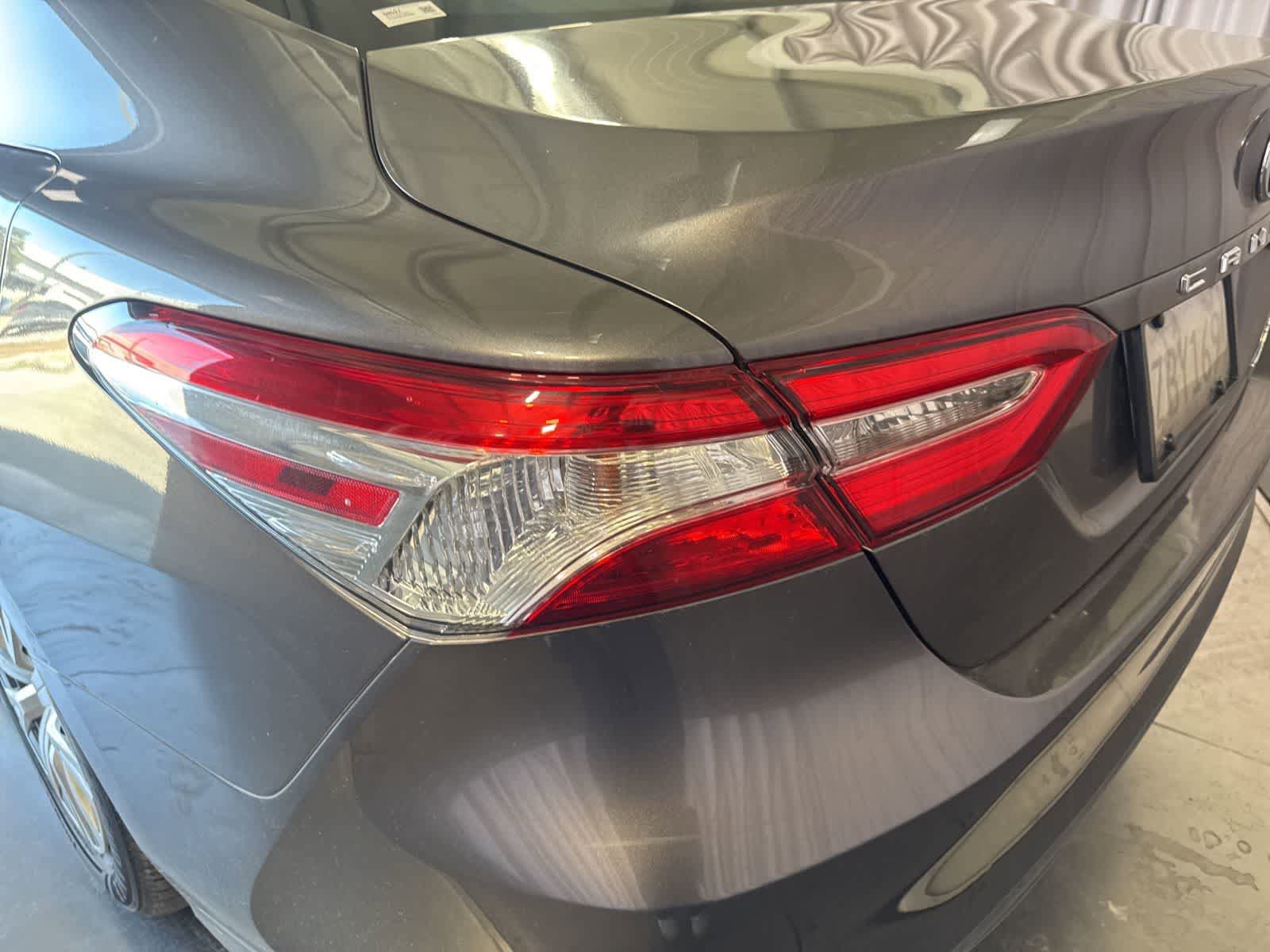 Used 2018 Toyota Camry LE FWD image 12