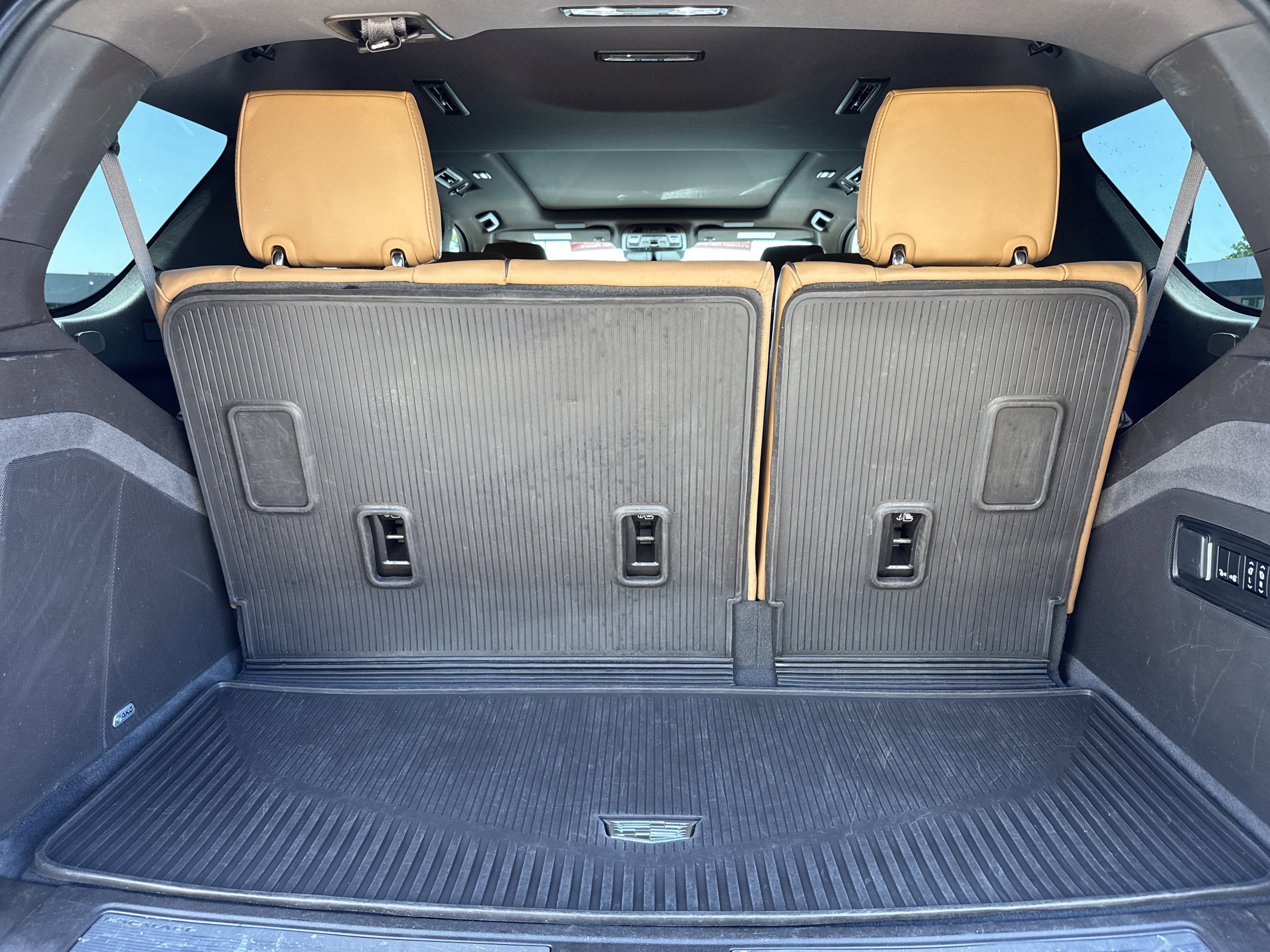 Used 2022 Cadillac Escalade Sport w/ Touring Package RWD image 34