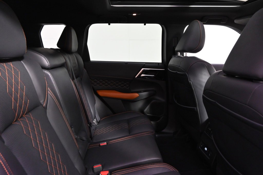 Used 2022 Mitsubishi Outlander SEL image 18