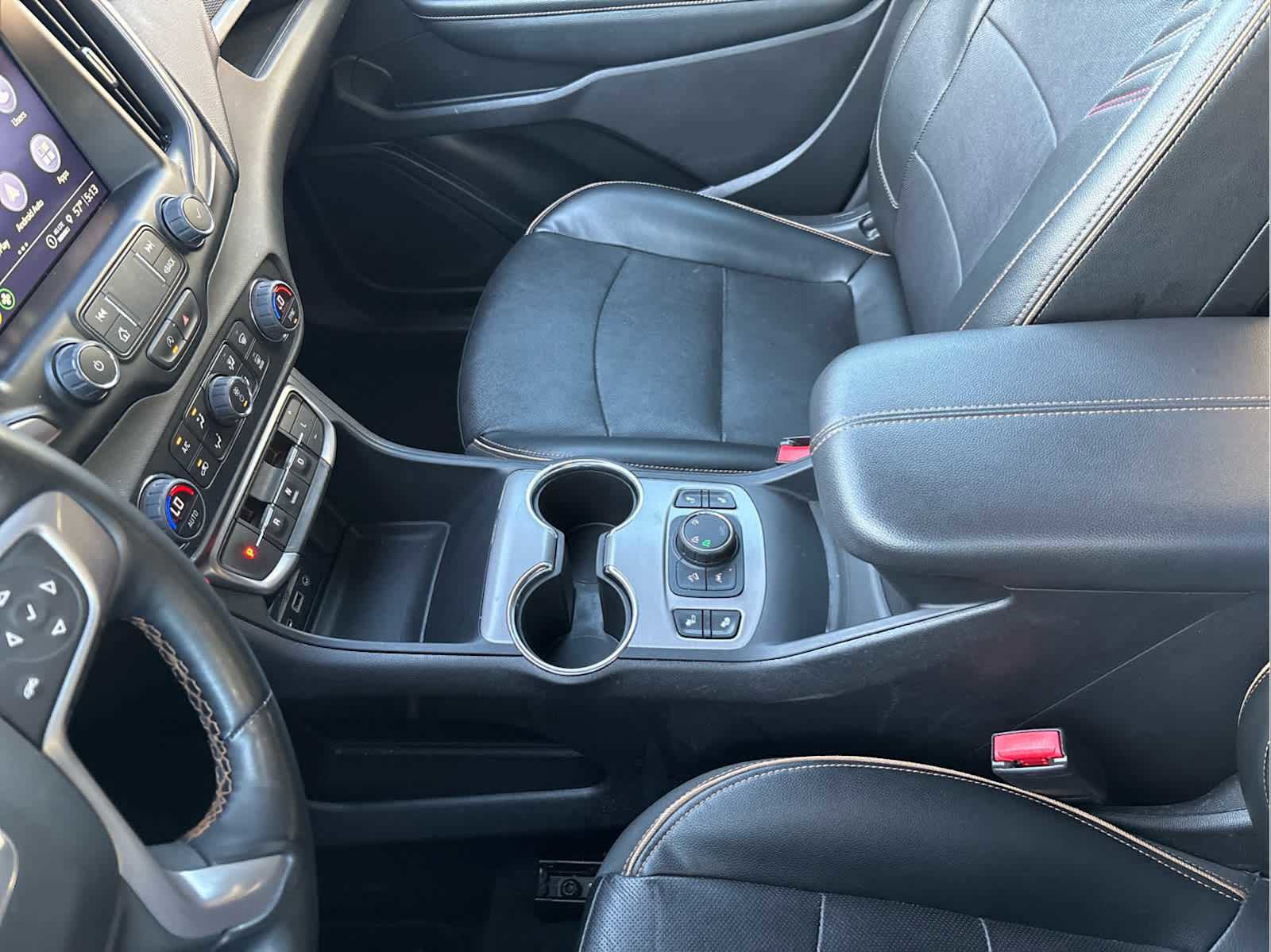 Used 2024 GMC Terrain AT4 image 22