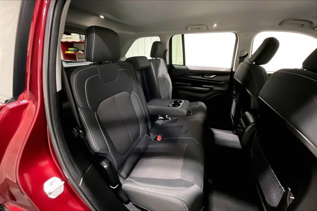 Used 2023 Jeep Grand Cherokee Laredo w/ Luxury Tech Group I AWD/4WD image 27