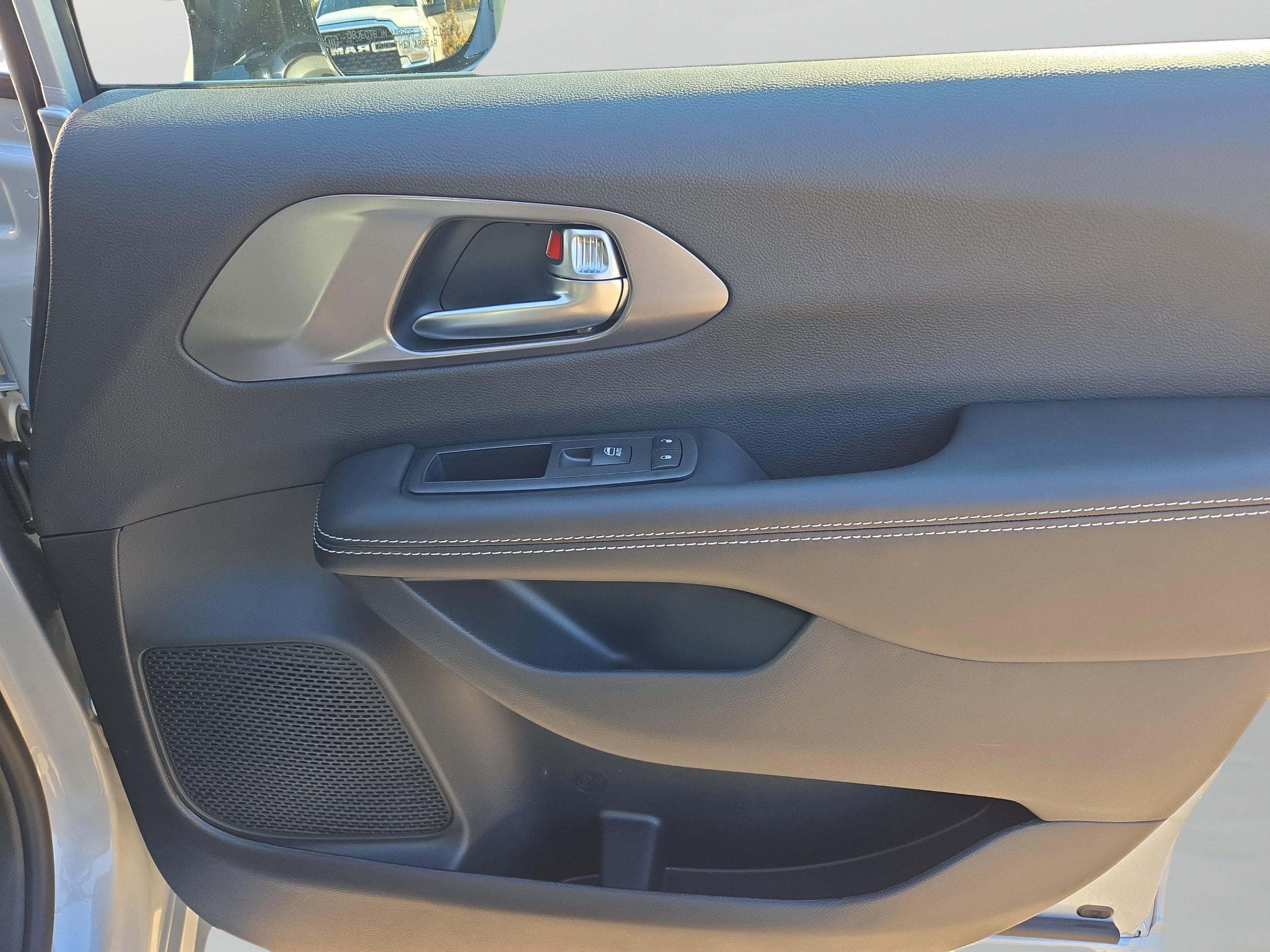 New 2026 Chrysler Pacifica Select FWD image 24