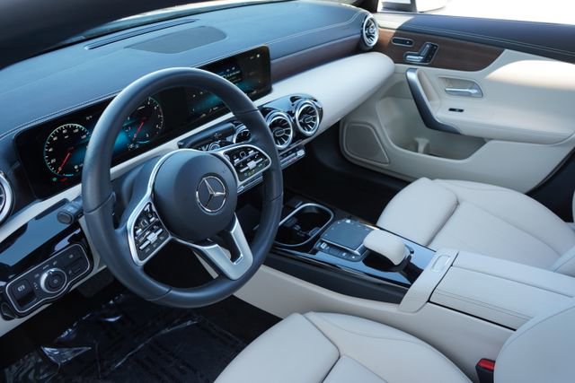 Used 2023 Mercedes-Benz CLA 250 image 21