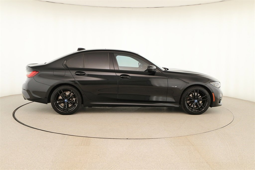 Used 2022 BMW 330e w/ M Sport Package image 8