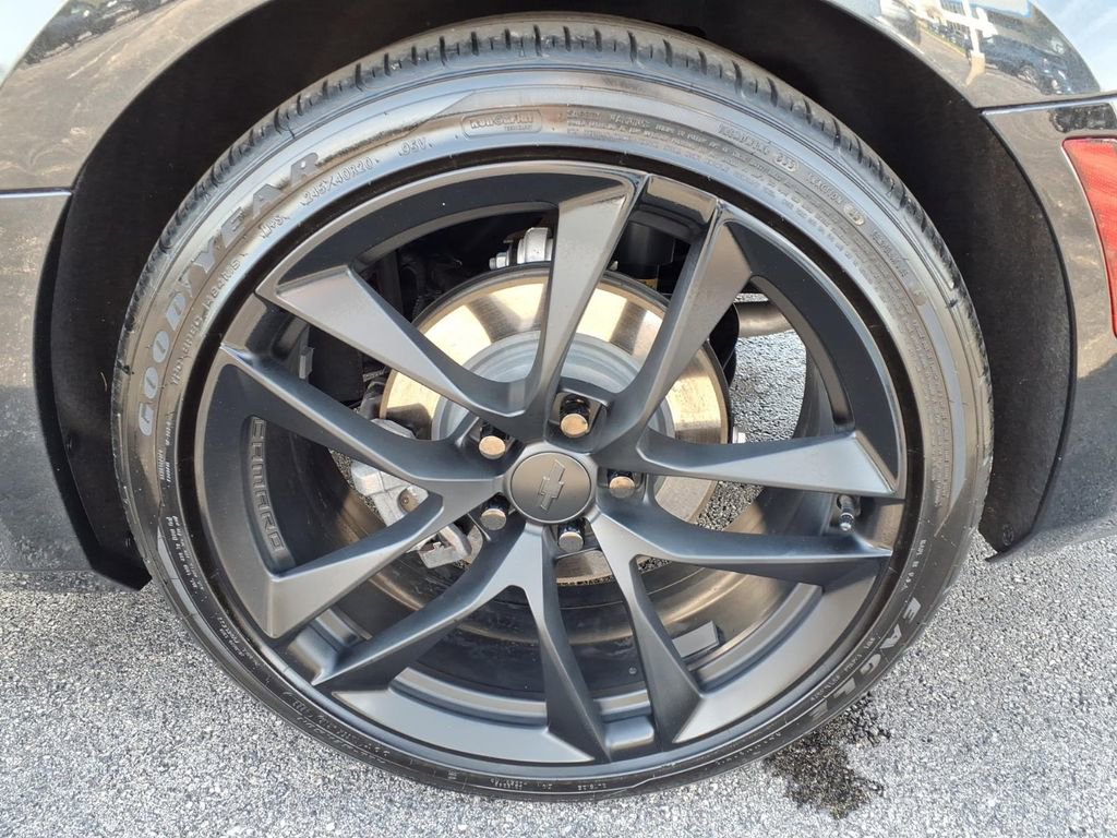 Used 2024 Chevrolet Camaro LT RWD image 30