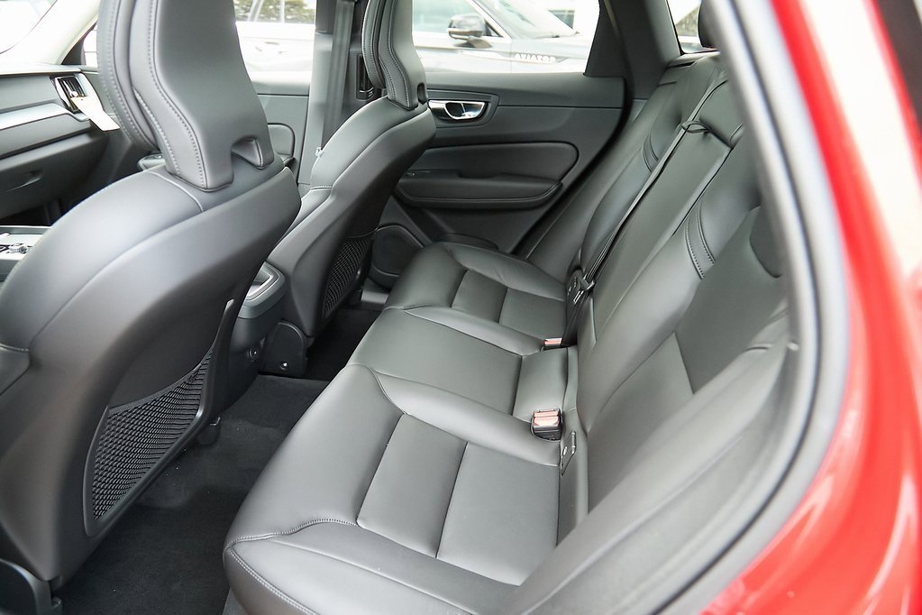New 2025 Volvo XC60 B5 Core w/ Protection Package Premier image 19
