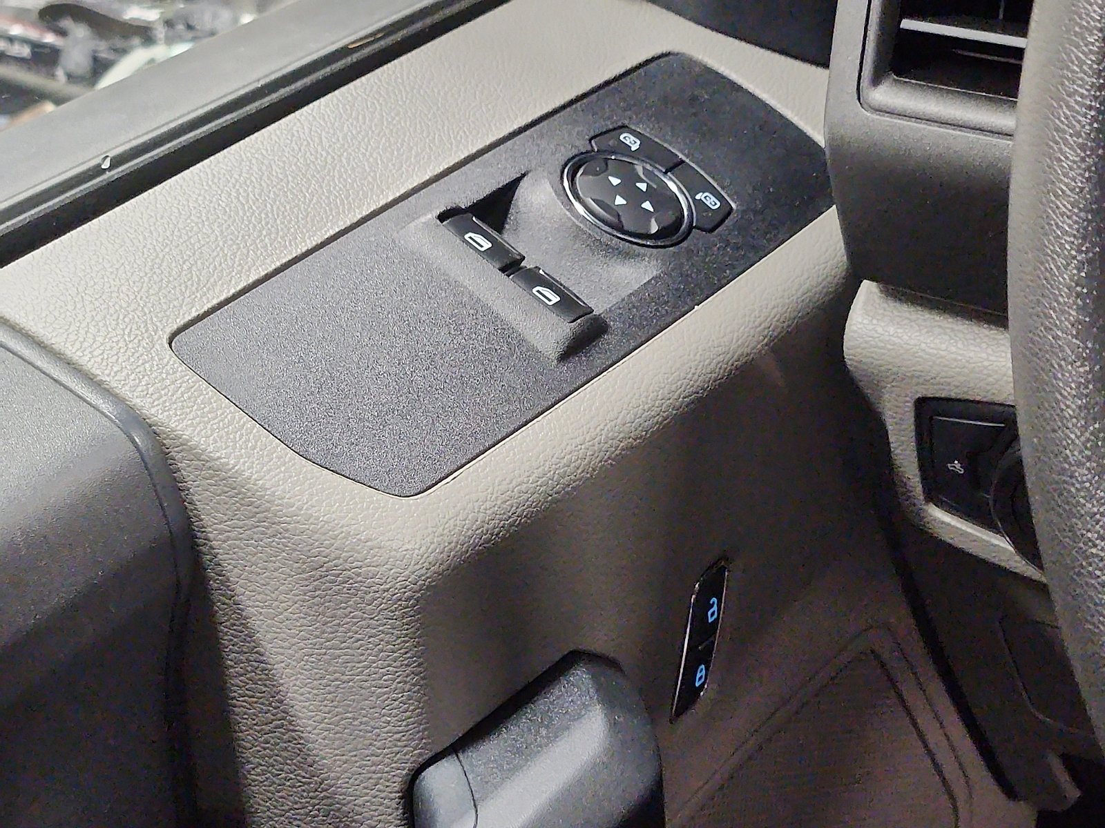 Used 2022 Ford F250 XL w/ STX Appearance Package image 12