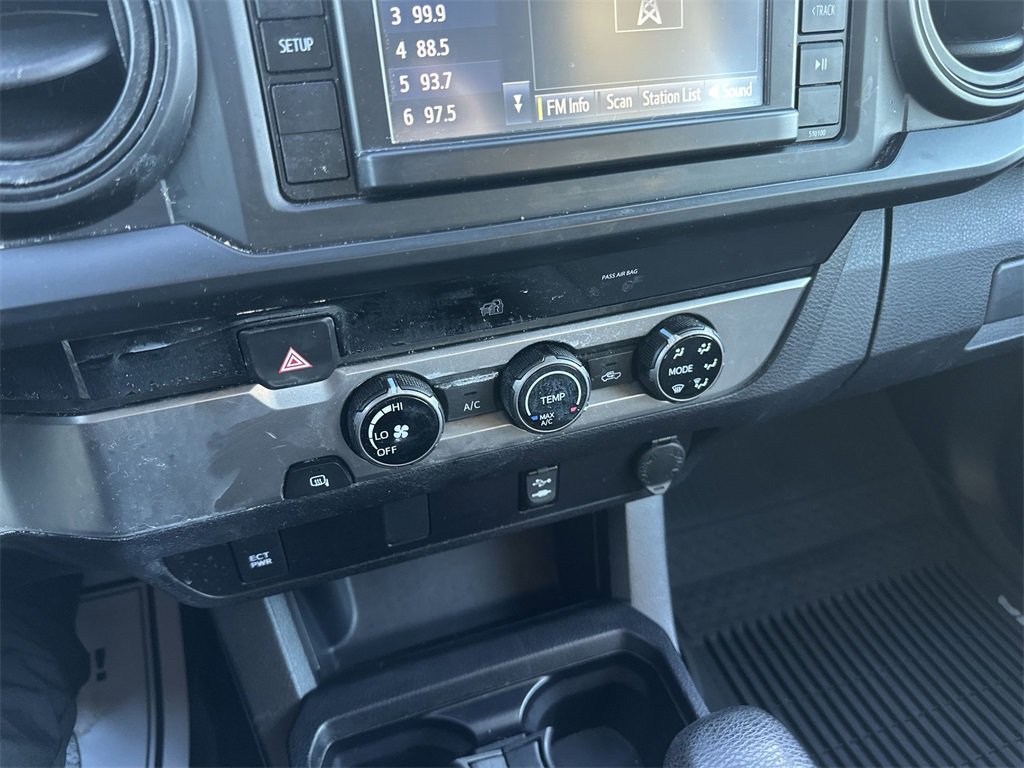 Used 2018 Toyota Tacoma SR image 18