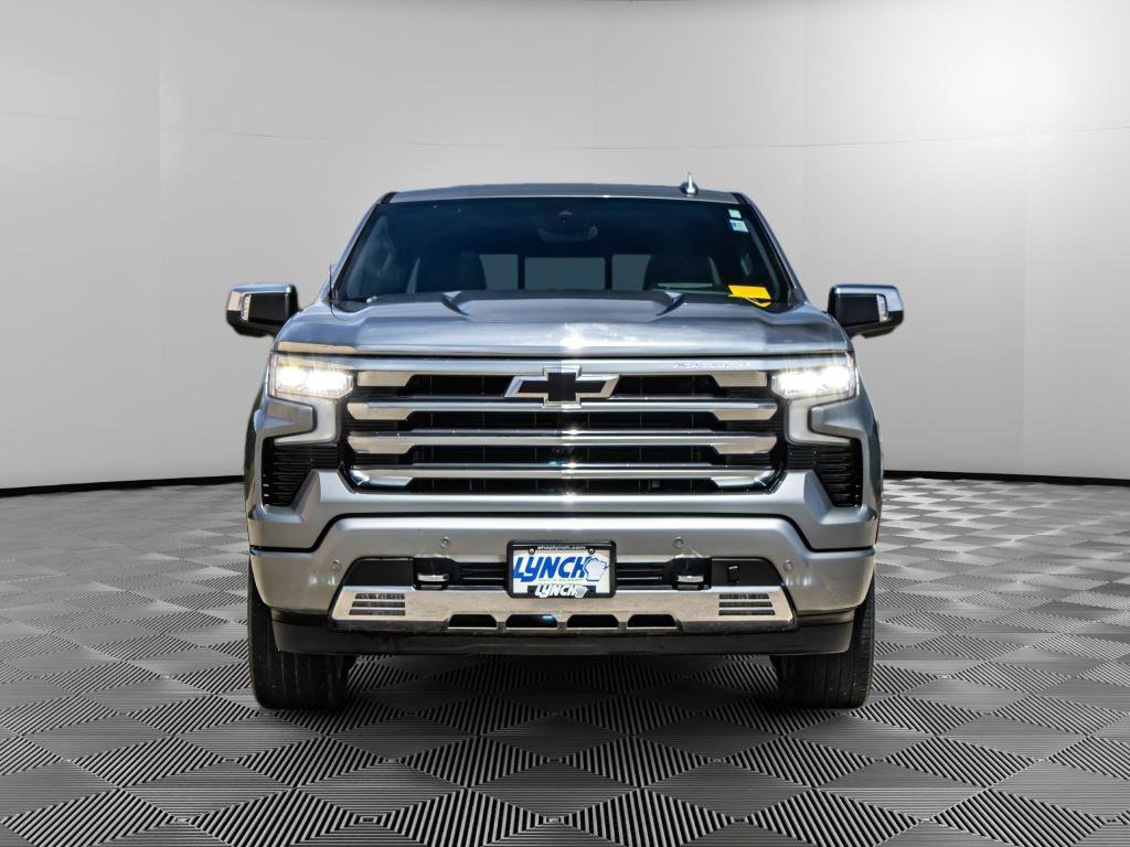 Used 2024 Chevrolet Silverado 1500 High Country w/ High Country Premium Package AWD/4WD image 5