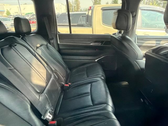 Used 2024 Jeep Wagoneer L Series II w/ Flexible Seating Group AWD/4WD image 19