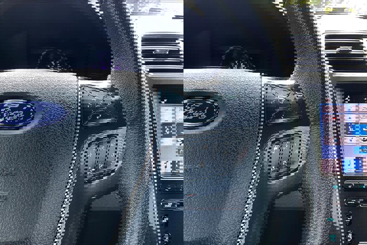 Used 2018 Ford Explorer Limited w/ Ford Safe & Smart Package image 19