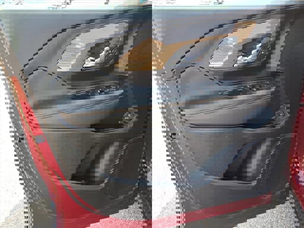 Used 2021 GMC Terrain SLE w/ Driver Convenience Package image 15