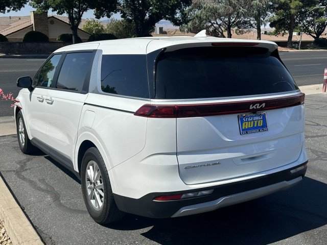 Used 2022 Kia Carnival LX FWD image 5