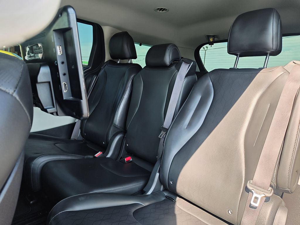 Used 2022 Kia Carnival SX FWD image 10