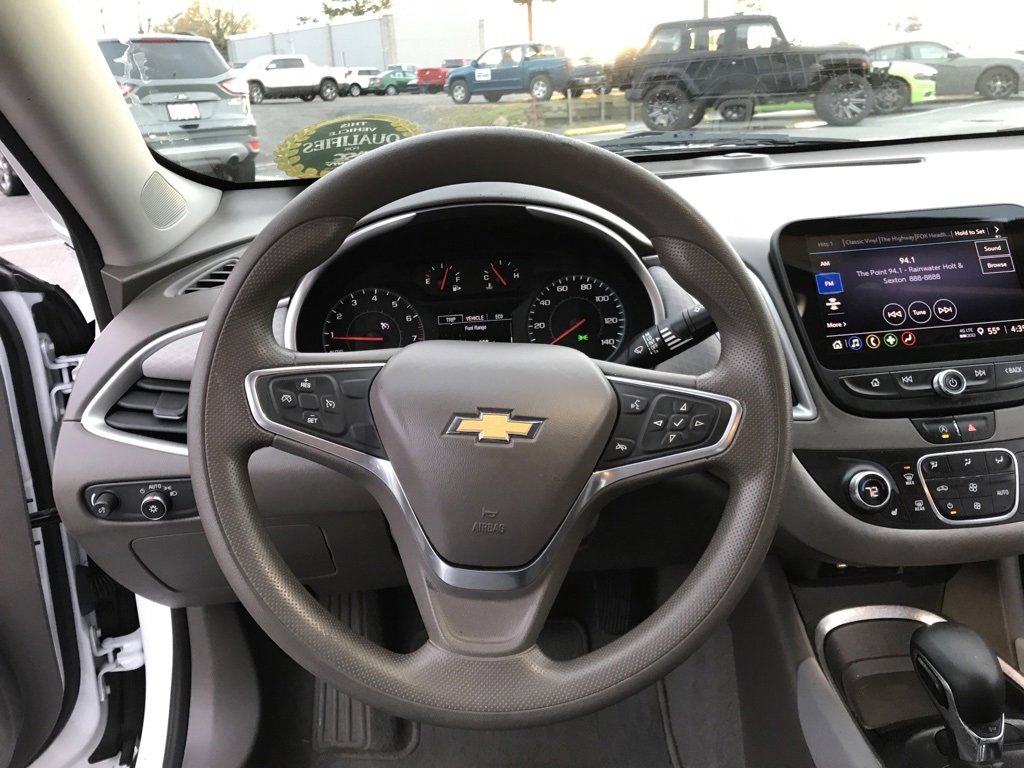 Used 2022 Chevrolet Malibu LT image 11