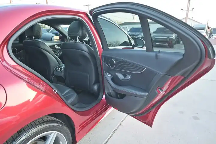 Used 2016 Mercedes-Benz C 300 Sedan w/ Surround View Package image 12