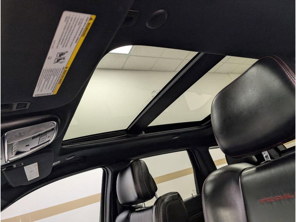 Used 2020 Jeep Grand Cherokee Trailhawk w/ Trailhawk Luxury Group image 17