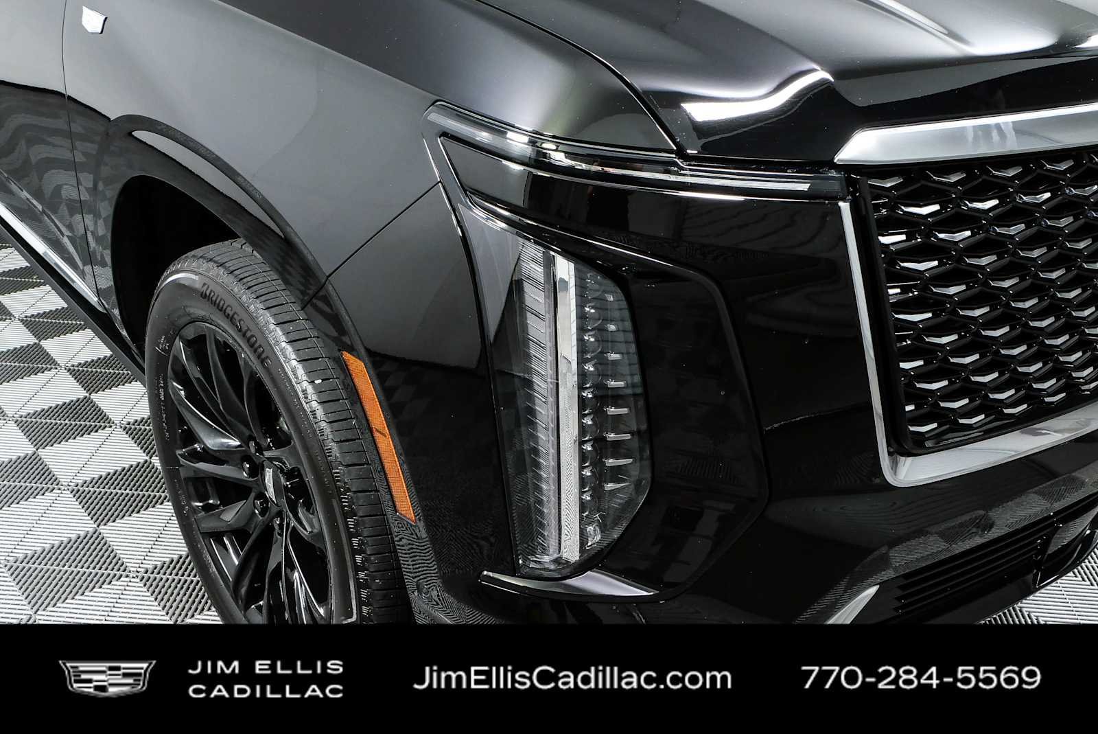 Used 2025 Cadillac Escalade Premium Luxury RWD image 40