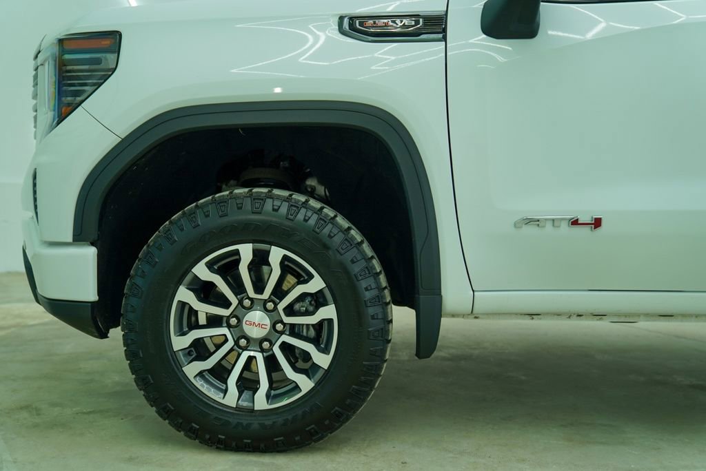 Used 2023 GMC Sierra 1500 AT4 image 2