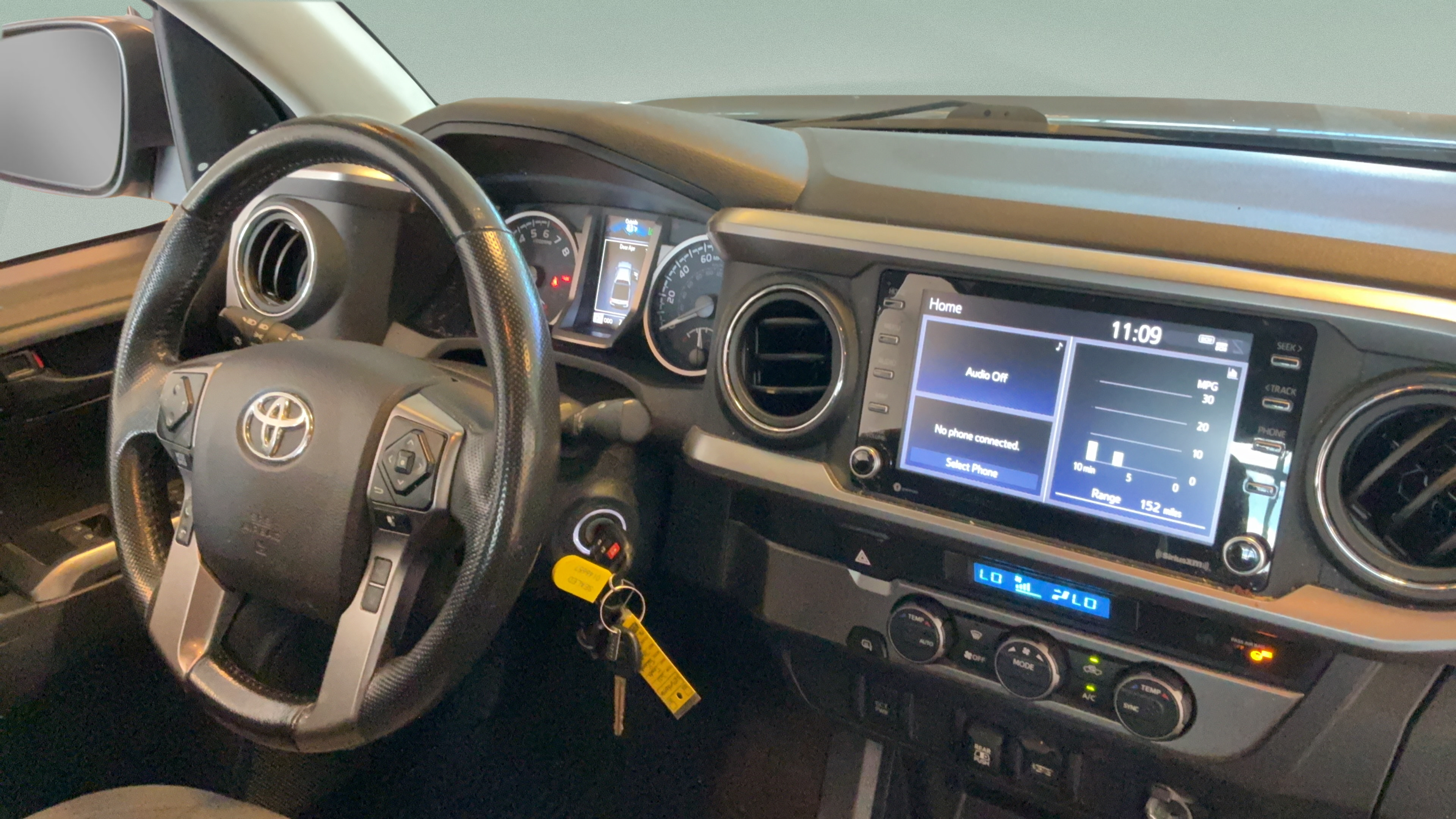 Used 2021 Toyota Tacoma SR5 RWD image 30