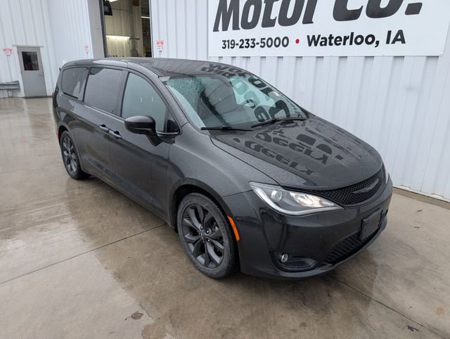 Used 2019 Chrysler Pacifica Touring Plus w/ S Appearance Package image 6