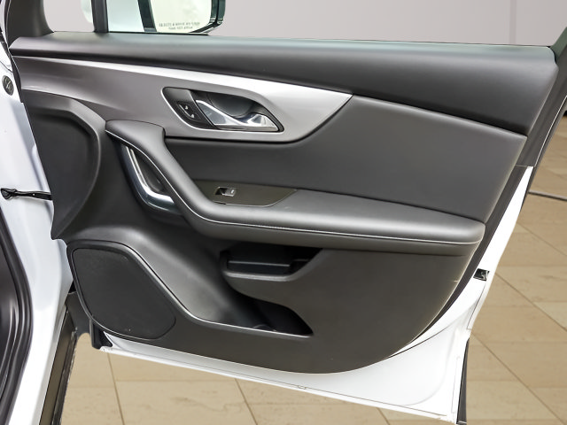 Used 2025 Chevrolet Blazer LT FWD image 24