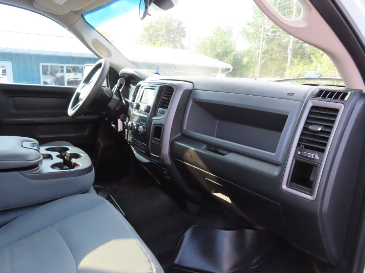 Used 2018 RAM 2500 Tradesman w/ Chrome Appearance Group image 27