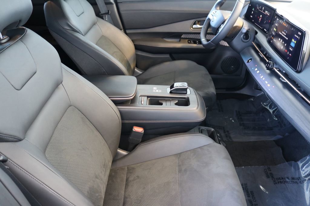 Used 2023 Nissan Ariya AWD image 40