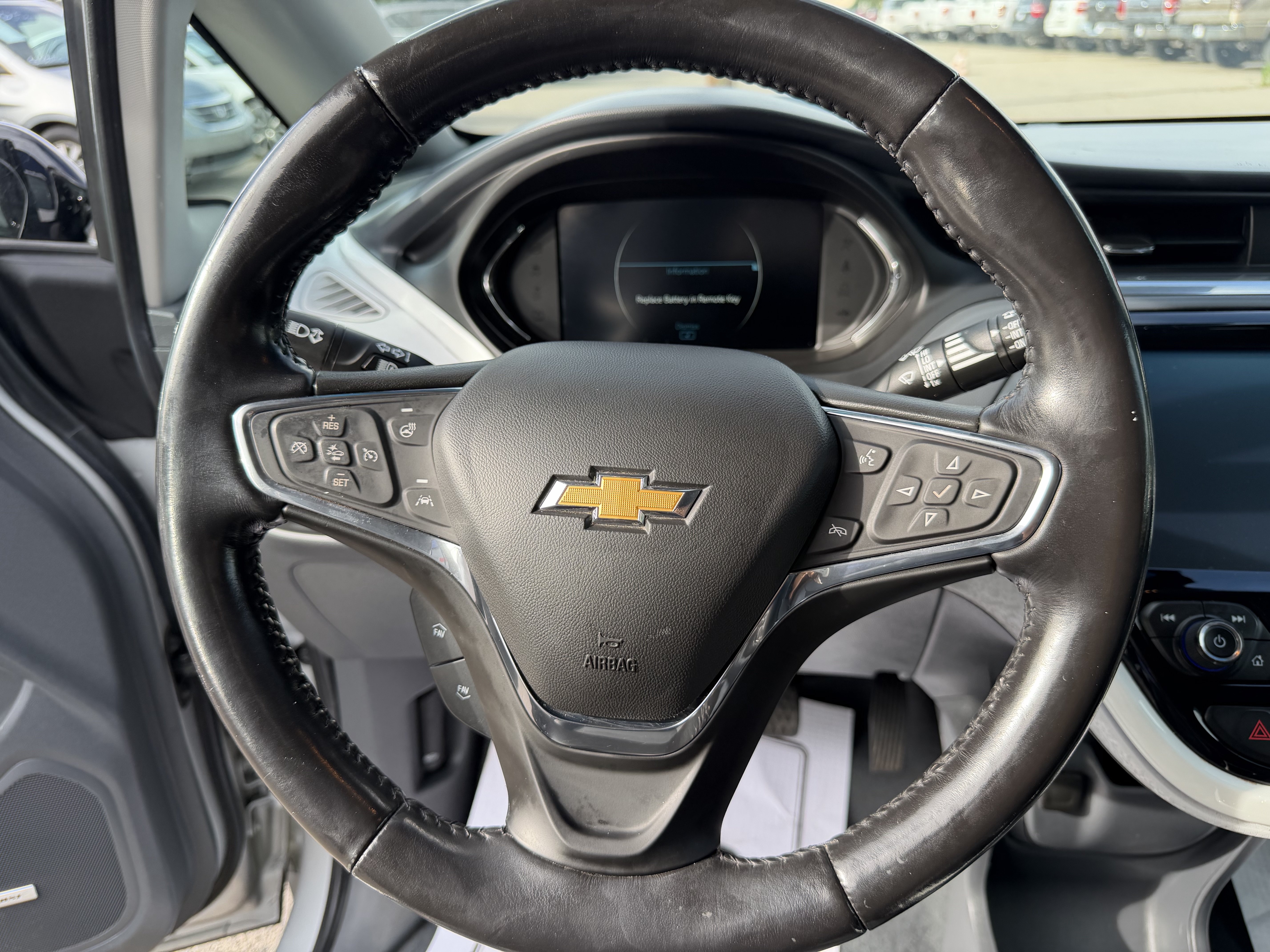 Used 2019 Chevrolet Bolt Premier w/ Infotainment Package FWD image 15