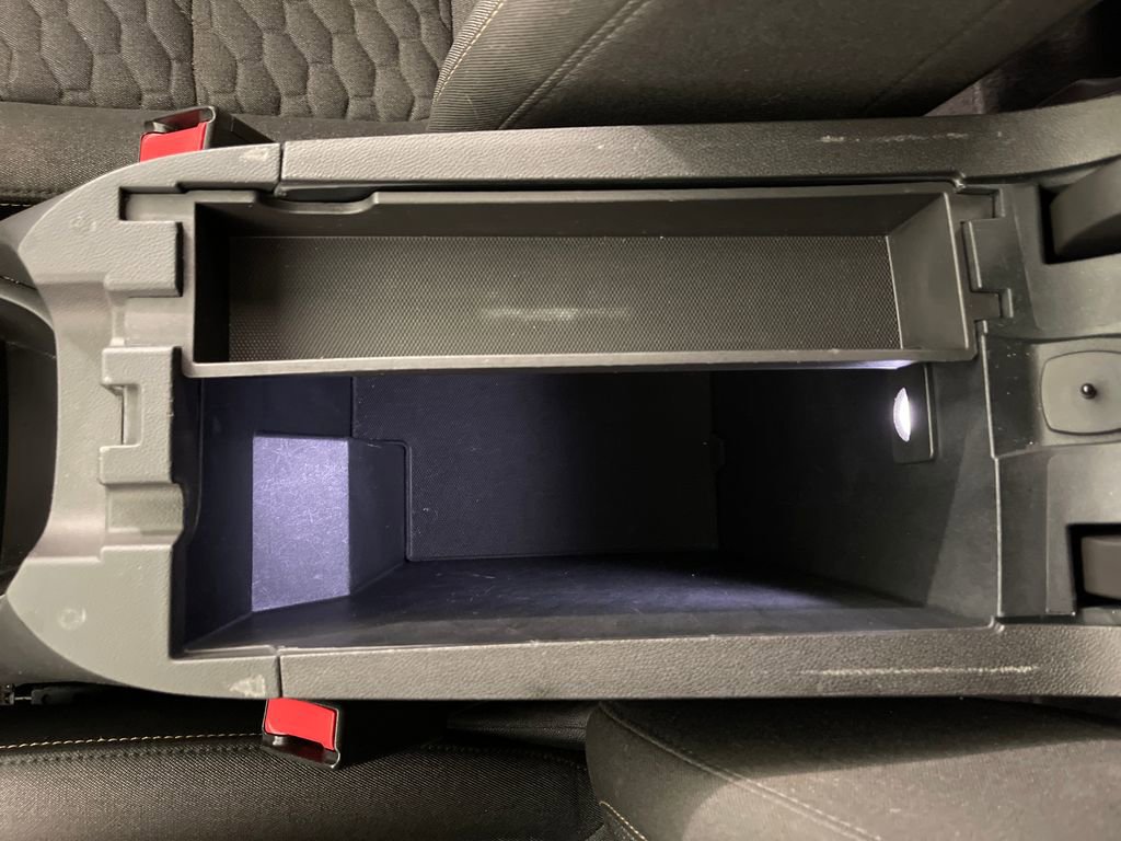 Used 2018 Chevrolet Equinox LT FWD image 25